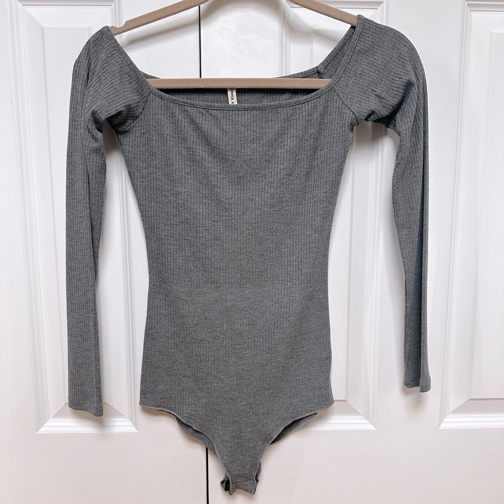 NWOT LF Emma & Sam Off the Shoulder Gray Bodysuit